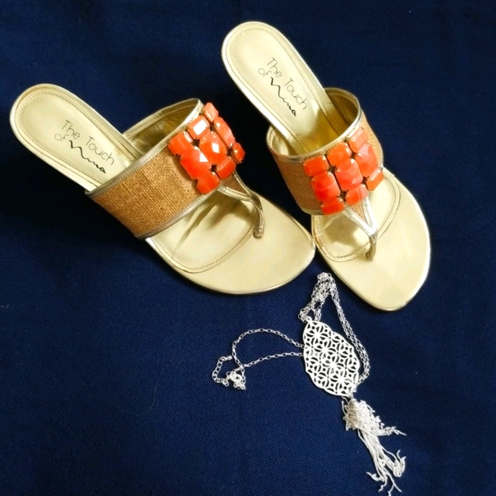 The Touch of Nina Burlap Slide Heels Coral Cabochons Embellishment Thongs Size 8